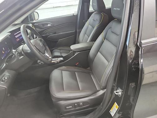 Mosaic Black Metallic 2025 Chevrolet Trax FWD ACTIV