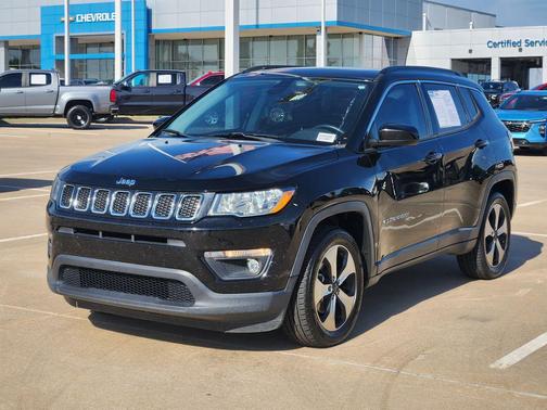 Diamond Black Crystal Pearlcoat 2018 Jeep Compass Latitude