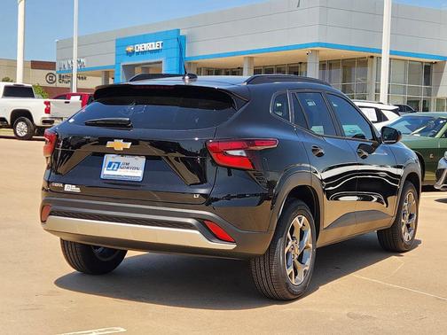 Black Metallic 2026 Chevrolet Trax LT