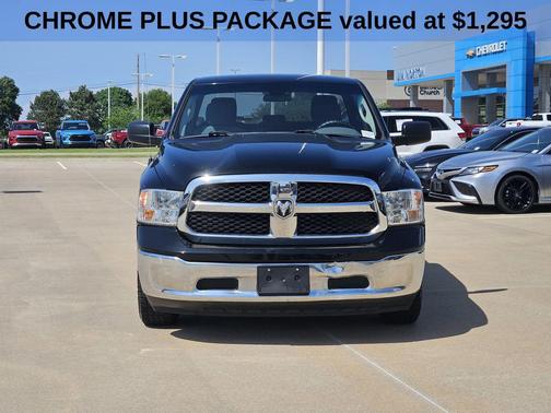 Diamond Black Crystal Pearlcoat 2019 RAM 1500 Tradesman