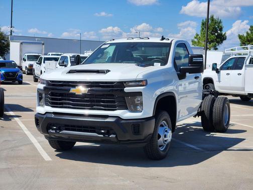 2025 Chevrolet Silverado 3500 WT