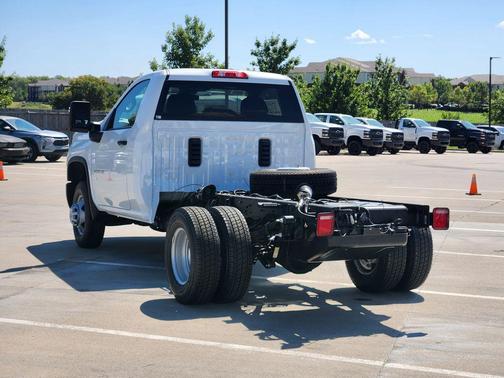 2025 Chevrolet Silverado 3500 WT
