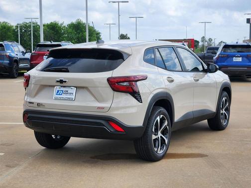 Summit White 2026 Chevrolet Trax FWD 1RS
