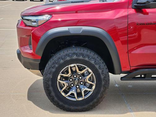 Radiant Red Tintcoat 2026 Chevrolet Colorado ZR2