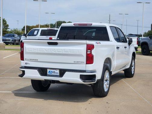 2026 Chevrolet Silverado 1500 Custom