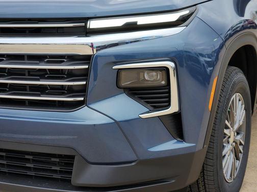 Lakeshore Blue Metallic 2026 Chevrolet Traverse LT