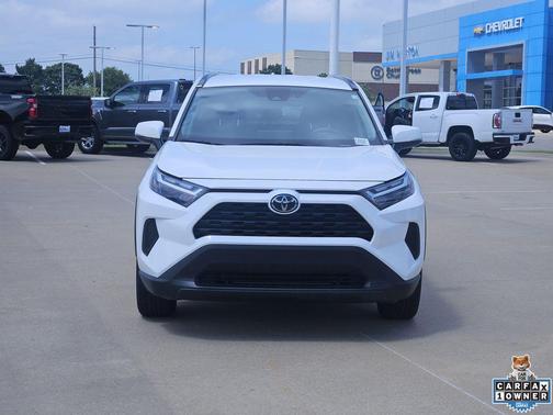Ice Cap 2024 Toyota RAV4 XLE
