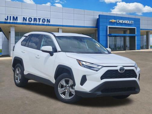 Ice Cap 2024 Toyota RAV4 XLE