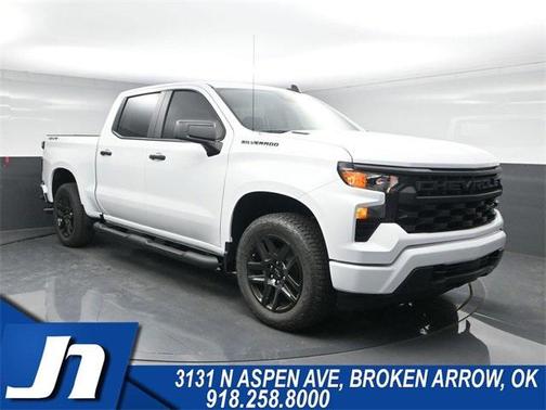 2025 Chevrolet Silverado 1500 Custom
