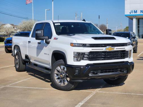 Summit White 2026 Chevrolet Silverado 2500 Custom