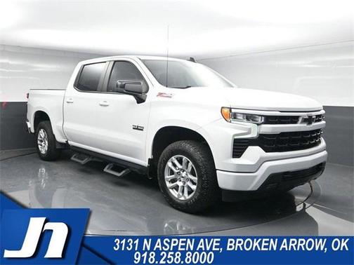 Summit White 2022 Chevrolet Silverado 1500 RST