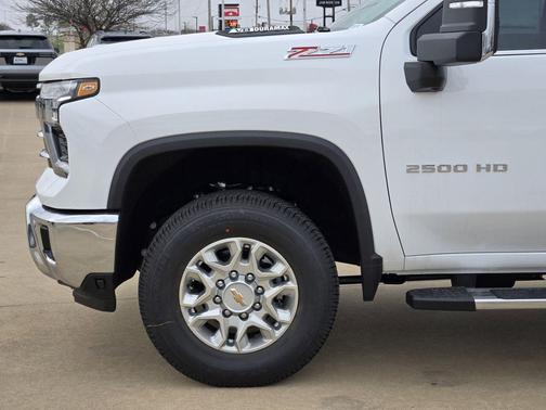 Summit White 2026 Chevrolet Silverado 2500 LTZ