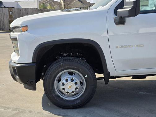 Summit White 2026 Chevrolet Silverado 3500 WT