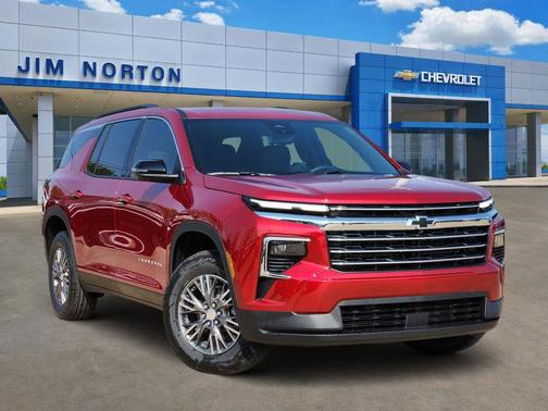 Radiant Red Tintcoat 2026 Chevrolet Traverse LT