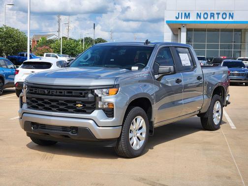 Sterling Gray Metallic 2026 Chevrolet Silverado 1500 Custom