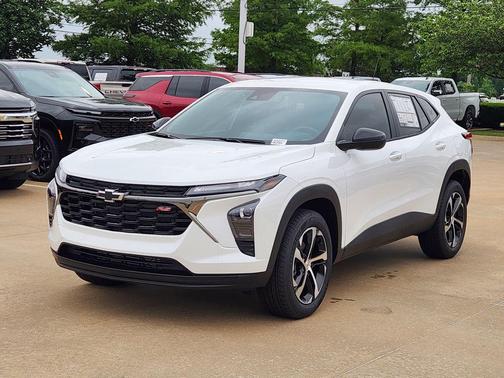 Summit White 2026 Chevrolet Trax FWD 1RS