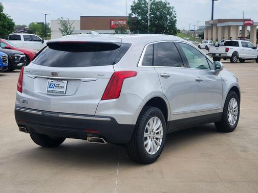 Radiant Silver Metallic 2019 Cadillac XT5 Base