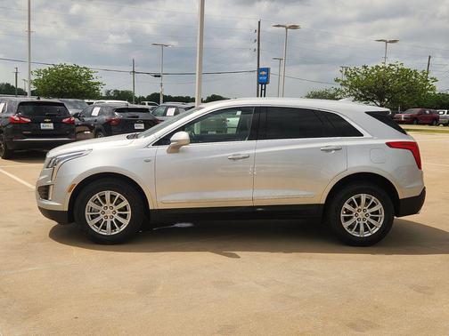 Radiant Silver Metallic 2019 Cadillac XT5 Base