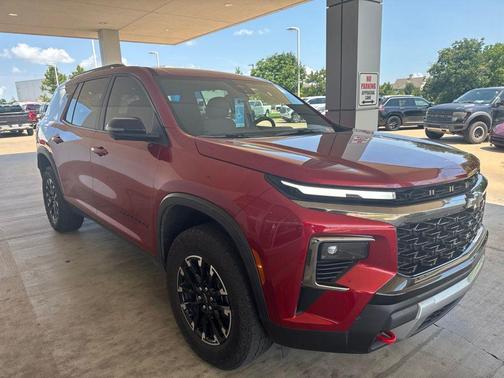 Radiant Red Tintcoat 2024 Chevrolet Traverse Z71