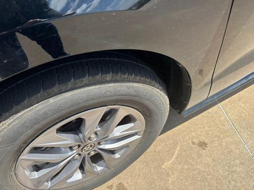 Midnight Black Metallic 2024 Toyota Sienna XLE
