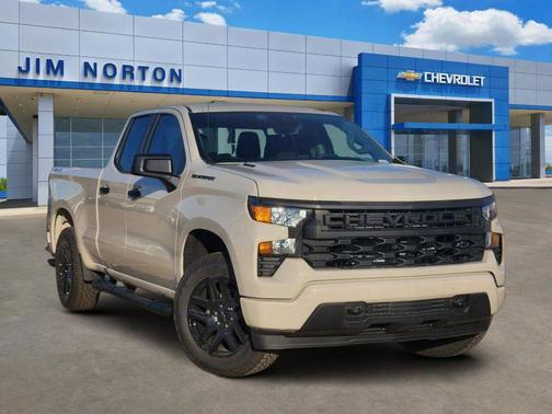 White Sands 2026 Chevrolet Silverado 1500 Custom