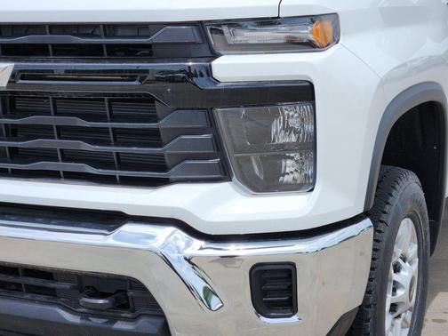 Summit White 2026 Chevrolet Silverado 2500 WT