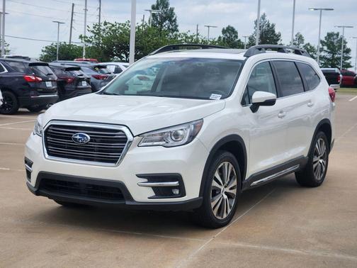 Crystal White Pearl 2022 Subaru Ascent Limited 7-Passenger