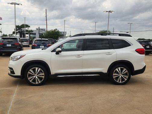 Crystal White Pearl 2022 Subaru Ascent Limited 7-Passenger