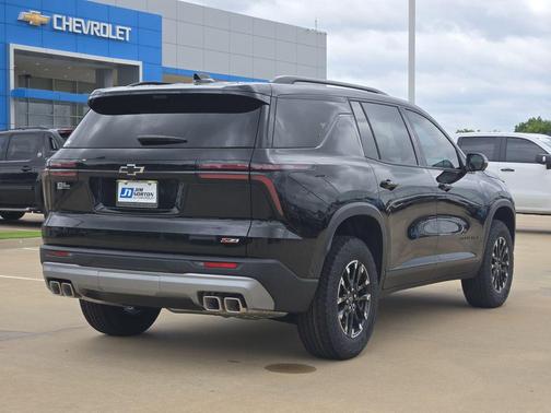 Black Metallic 2026 Chevrolet Traverse AWD Z71