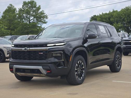Black Metallic 2026 Chevrolet Traverse AWD Z71