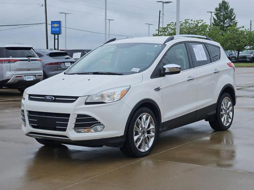 White 2015 Ford Escape SE