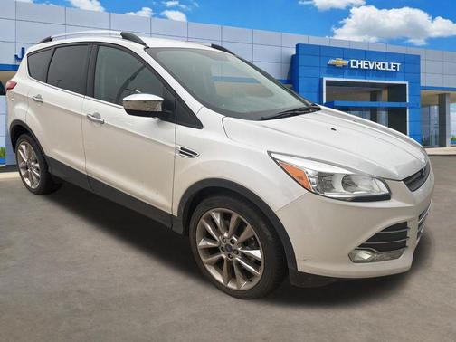 White 2015 Ford Escape SE