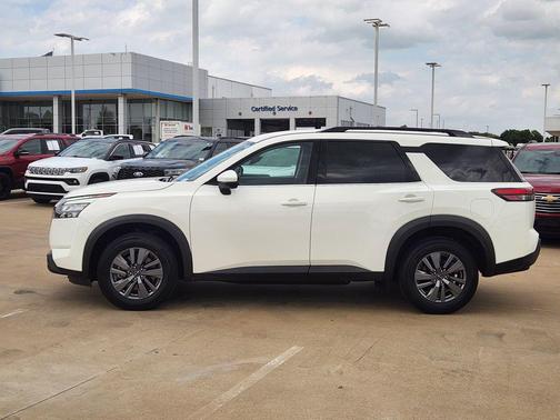 Glacier White 2025 Nissan Pathfinder SV 4WD