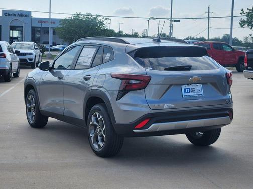 Sterling Gray Metallic 2026 Chevrolet Trax LT