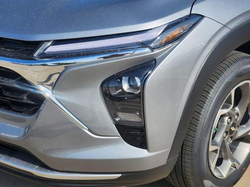 Sterling Gray Metallic 2026 Chevrolet Trax LT