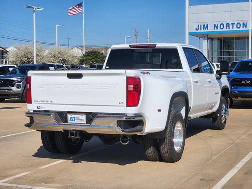 Summit White 2026 Chevrolet Silverado 3500 LT