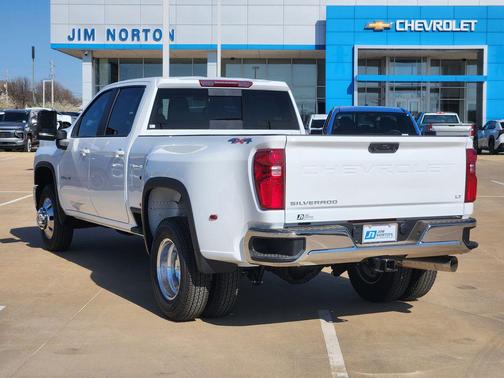 Summit White 2026 Chevrolet Silverado 3500 LT