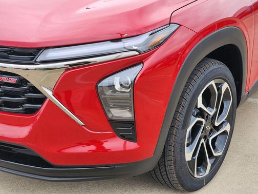 Apex Red 2026 Chevrolet Trax FWD 2RS