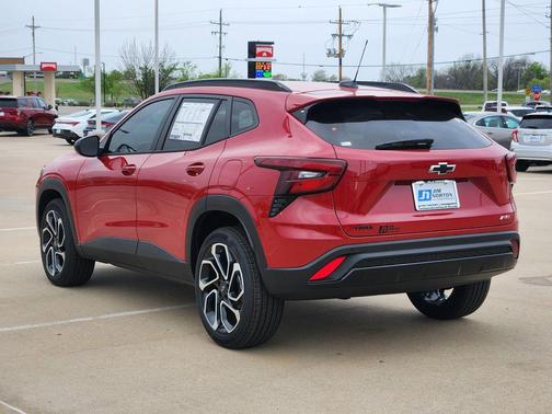 Apex Red 2026 Chevrolet Trax FWD 2RS