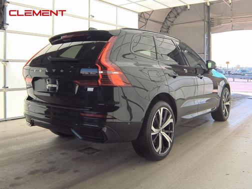2022 Volvo XC60 Recharge Plug-In Hybrid T8 R-Design