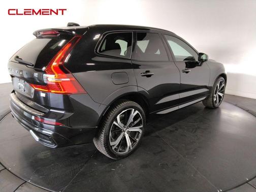 2022 Volvo XC60 Recharge Plug-In Hybrid T8 R-Design