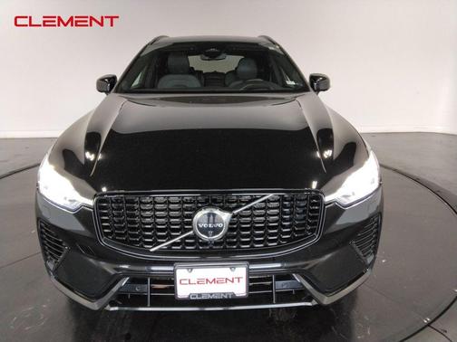 2022 Volvo XC60 Recharge Plug-In Hybrid T8 R-Design