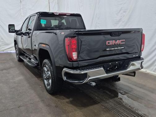 Onyx Black 2025 GMC Sierra 2500 SLE