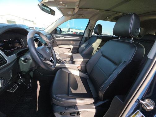 Tourmaline Blue Metallic 2022 Volkswagen Atlas 3.6 V6 SEL R-Line