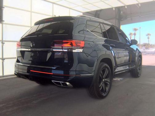 Tourmaline Blue Metallic 2022 Volkswagen Atlas 3.6 V6 SEL R-Line