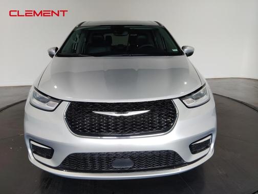 2023 Chrysler Pacifica Touring-L