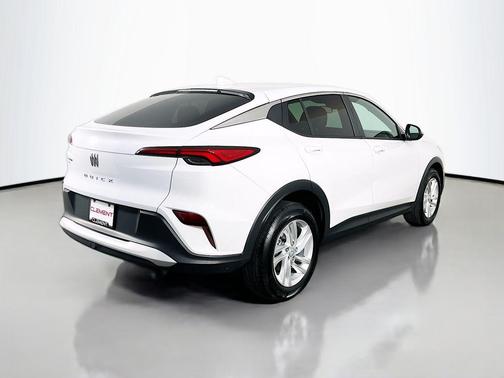 Summit White 2024 Buick Envista Preferred