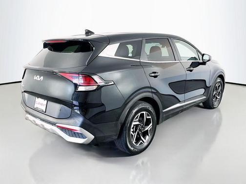Fusion Orange 2024 Kia Sportage LX