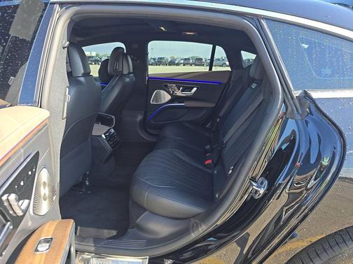 Obsidian Black Metallic 2022 Mercedes-Benz EQS 450+ Base