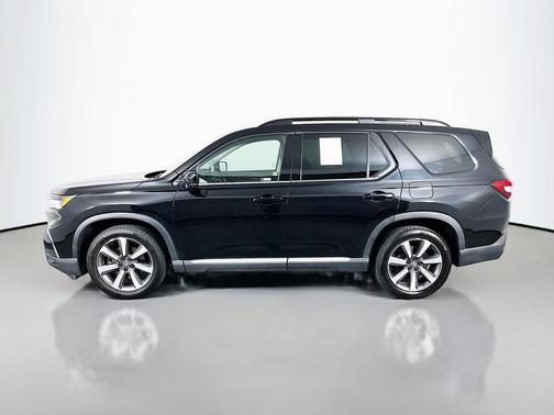 Crystal Black Pearl 2023 Honda Pilot Elite